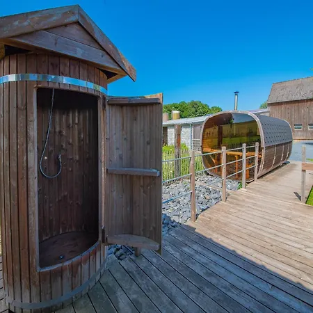 Luxurious House With Sauna In A Farm In 別荘 バストーニュ