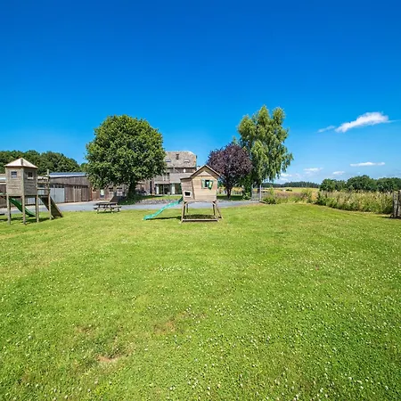 Luxurious House With Sauna In A Farm In 別荘 バストーニュ