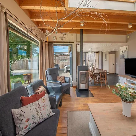 Luxurious House With Sauna In Бастонь