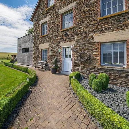 Feriehus Luxurious House With Sauna In *