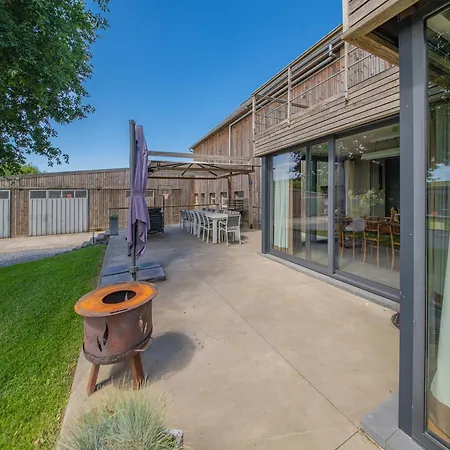 Semesterbostad Luxurious House With Sauna In Bastogne