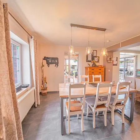 Luxurious House With Sauna In * Бастонь