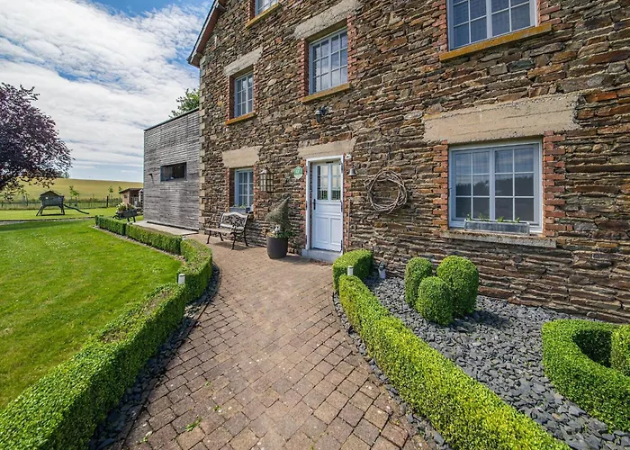 Nyaraló Luxurious House With Sauna In *