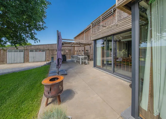 Nyaraló Luxurious House With Sauna In Bastogne