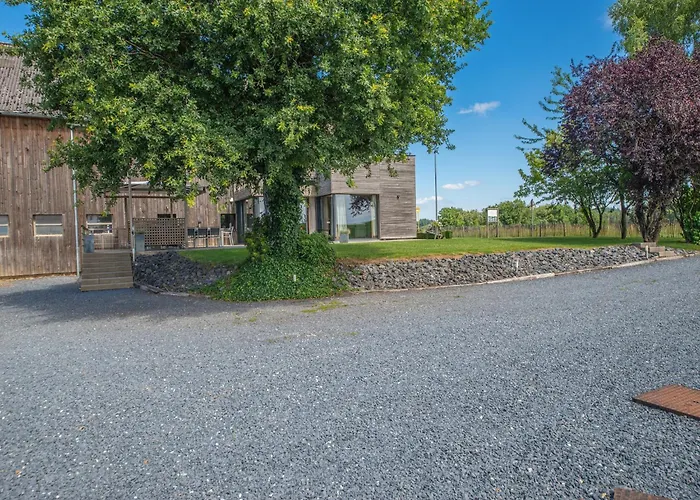 Nyaraló Luxurious House With Sauna In